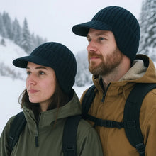 Lade das Bild in den Galerie-Viewer, Fjordwarm – Skandinavische Wintermütze mit Ohrenschutz (Unisex-Einheitsgröße)