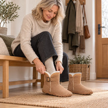 Lade das Bild in den Galerie-Viewer, ThermoHug – Ergonomische, wasserdicht & rutschfest Barfuß-Winterstiefel
