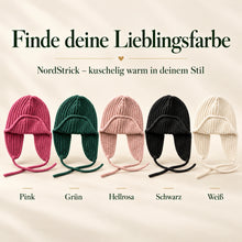 Lade das Bild in den Galerie-Viewer, NordStrick – Handgefertigte Strick-Wintermütze mit verlängertem Ohrenschutz
