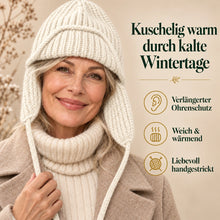 Lade das Bild in den Galerie-Viewer, NordStrick – Handgefertigte Strick-Wintermütze mit verlängertem Ohrenschutz
